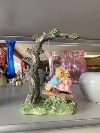 Thrift Store «Purr-fect Treasures (Animal Protection Association Thrift Store)», reviews and photos, 146 Spring St, Jeffersonville, IN 47130, USA