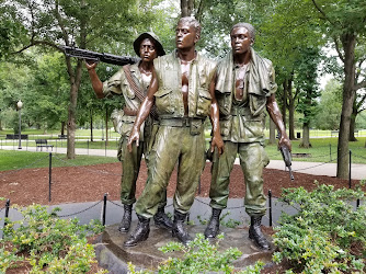 Three Servicemen Statue