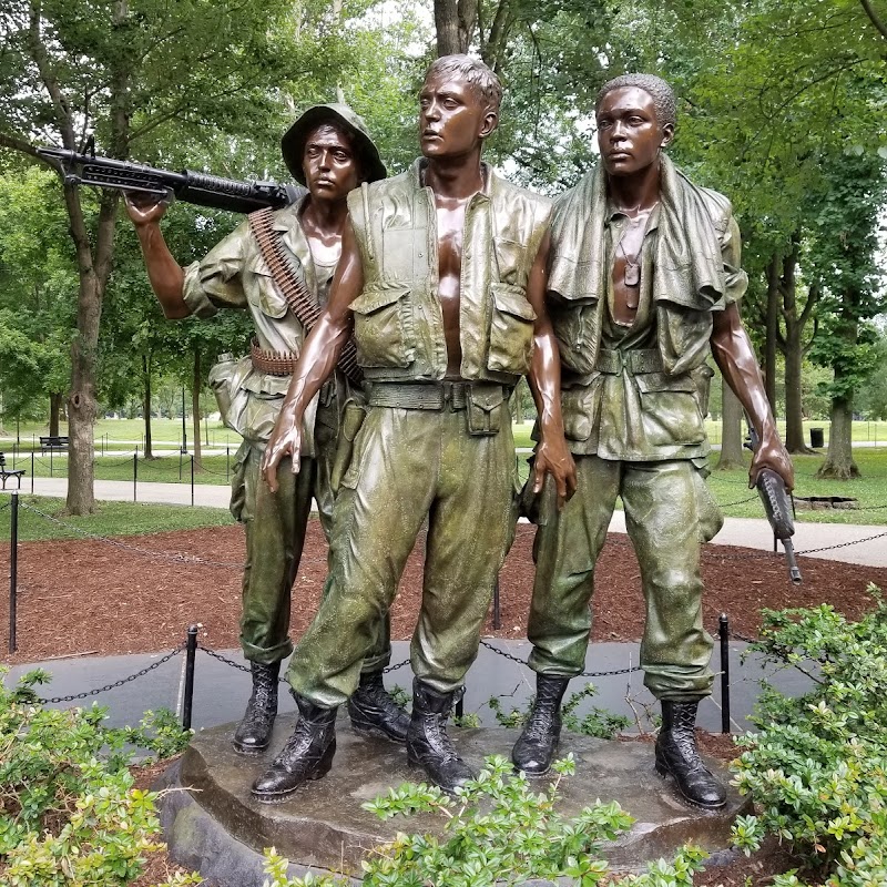 Three Servicemen Statue