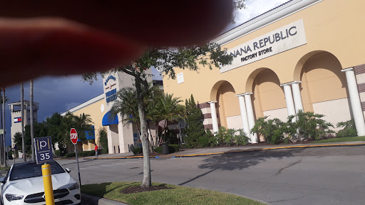 Banana Republic, 8200 Vineland Ave, Orlando, FL 32821, USA, 