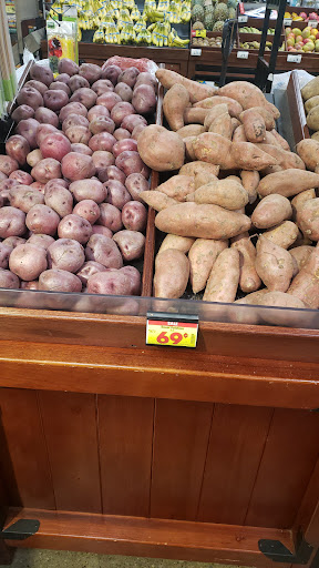 Shopping Mall «Southwest Square Shopping Center», reviews and photos, 2161 Eakin Rd, Columbus, OH 43223, USA