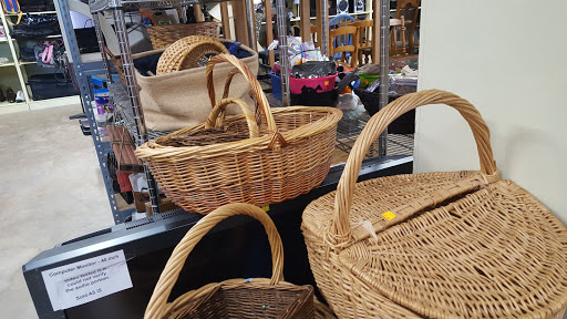 Used Clothing Store «T.E.A.M. Resale Shop», reviews and photos, 300 W Main St, Tomball, TX 77375, USA