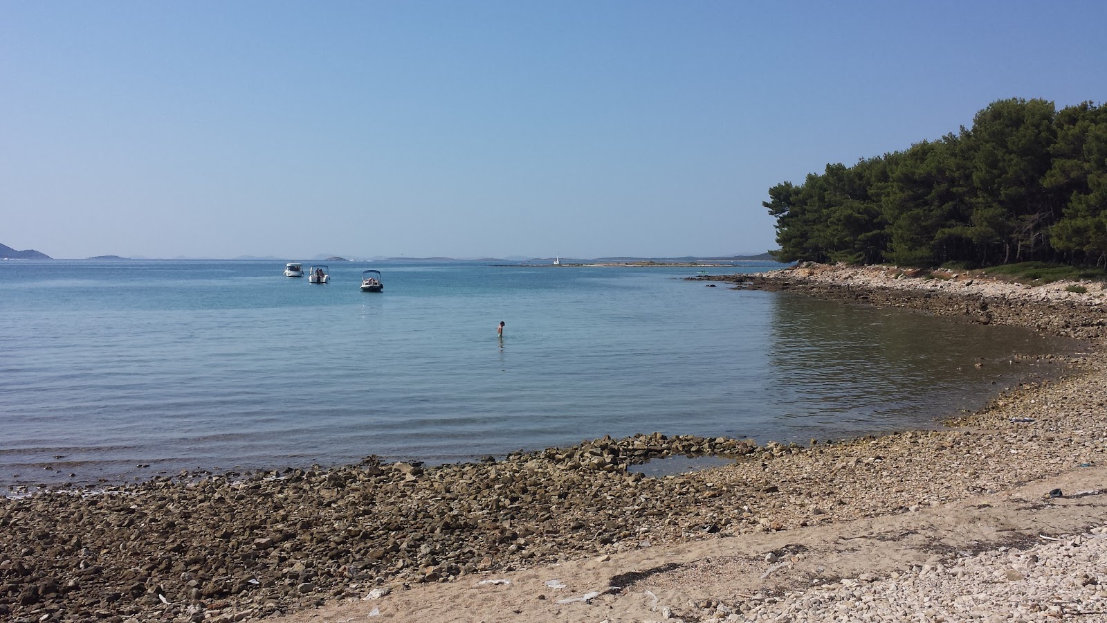 Lumbrak beach'in fotoğrafı doğal alan içinde bulunmaktadır