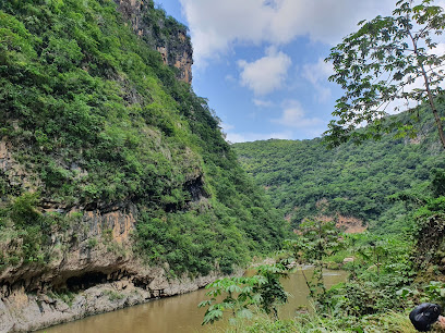 Cañón Río La Venta, cascada El Aguacero