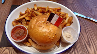 Sandwich au poulet du Restaurant de hamburgers King Marcel Lyon Part Dieu - n°1