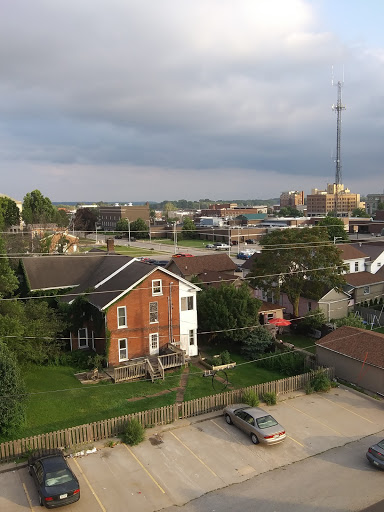 Wine Store «Hy-Vee Wine & Spirits», reviews and photos, 510 E 6th St, Muscatine, IA 52761, USA