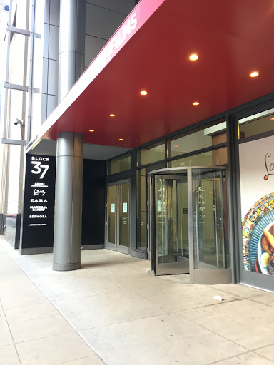 Shopping Mall «Block 37», reviews and photos, 108 N State St, Chicago, IL 60602, USA
