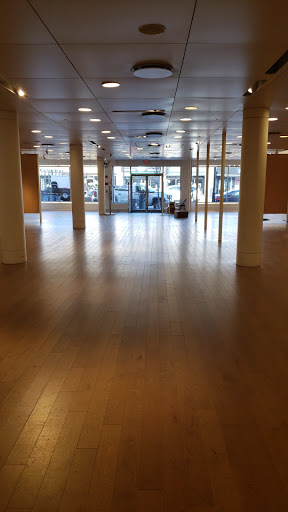 Clothing Store «Gap», reviews and photos, 306 Harvard St, Brookline, MA 02446, USA