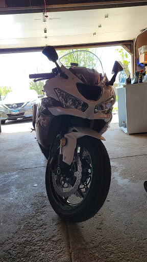 Suzuki Motorcycle Dealer «Suzuki of Carol Stream», reviews and photos, 106 N Schmale Rd, Carol Stream, IL 60188, USA