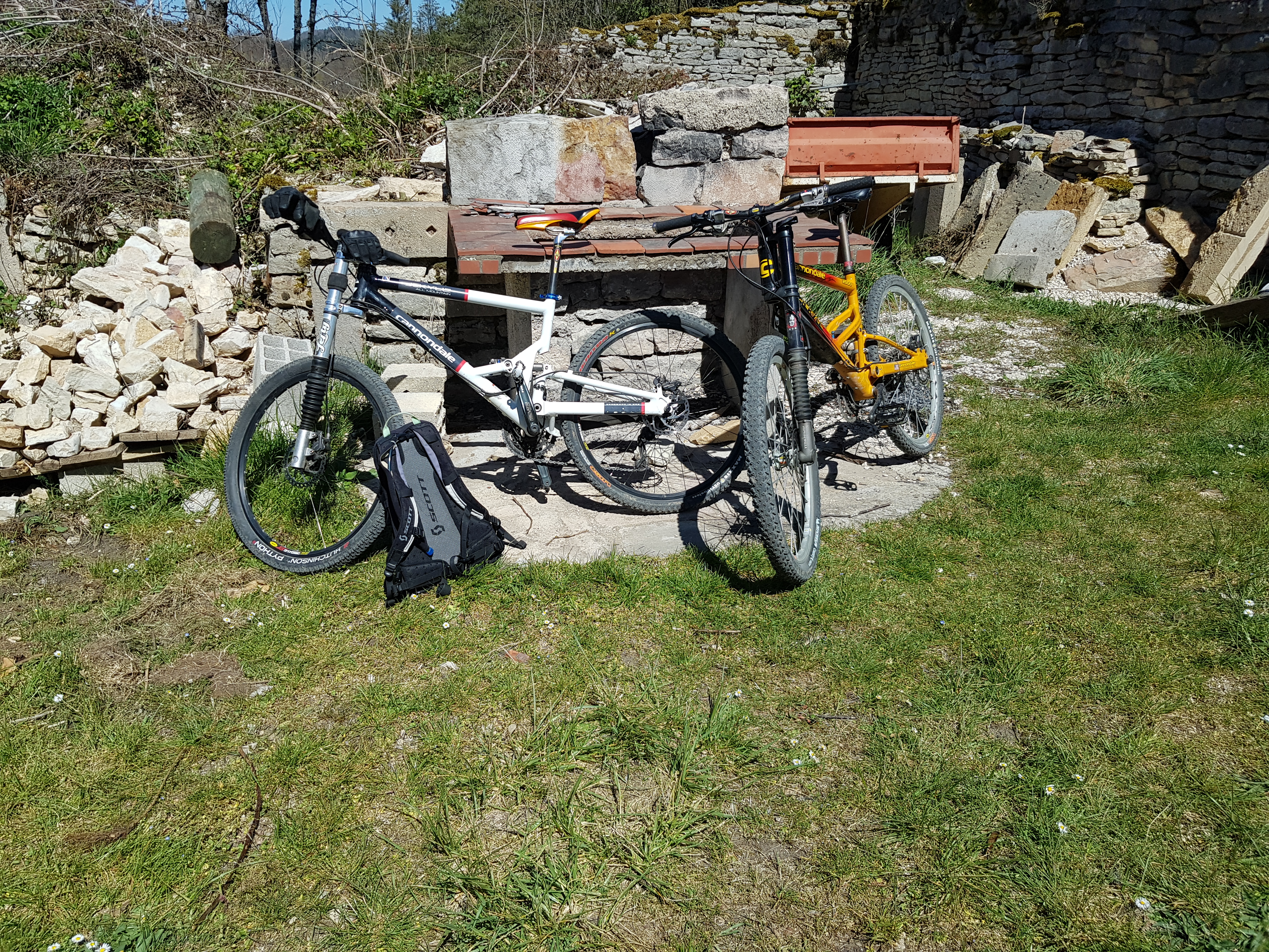 Photo n° 2 de l'avis de fontaine.a fait le 24/02/2019 à 09:17