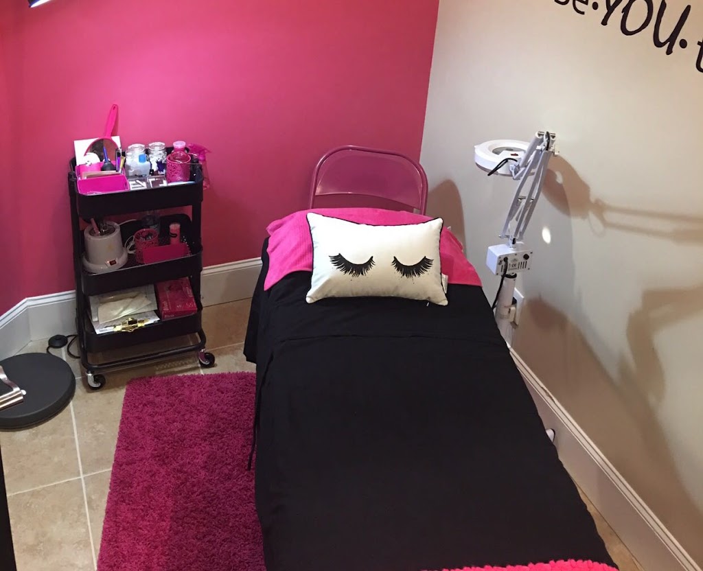 Nyki B./iLashOut 2 | Professional Eyelash Extensions 30008