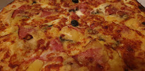 Plats et boissons du Pizzeria ITALIA PIZZA au feu de bois à Alès - n°10