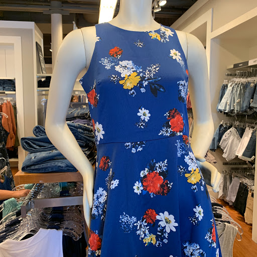 Clothing Store «Banana Republic», reviews and photos, 820 W Stacy Rd, Allen, TX 75013, USA