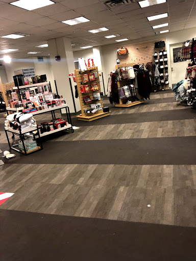 Shoe Store «DSW Designer Shoe Warehouse», reviews and photos, 8801 Queens Blvd, Elmhurst, NY 11373, USA