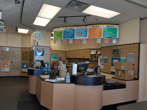 Shipping and Mailing Service «The UPS Store», reviews and photos, 738 W Dundee Rd, Palatine, IL 60074, USA