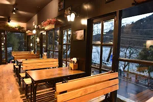 Zooby's Kitchen - Popular Family Dine In Restaurant In Nainital image