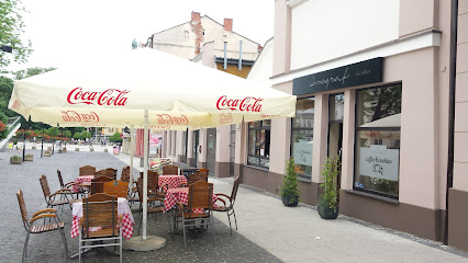 Restauracja Paragraf - marsz. Ferdynanda Focha 5, 26-610 Radom, Poland