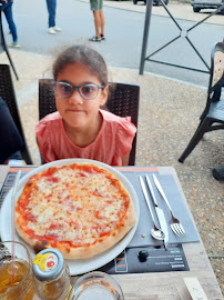 Plats et boissons du Pizzeria Chez Mestre auberge de pays,Coté Pizza à Lagarde-Marc-la-Tour - n°6