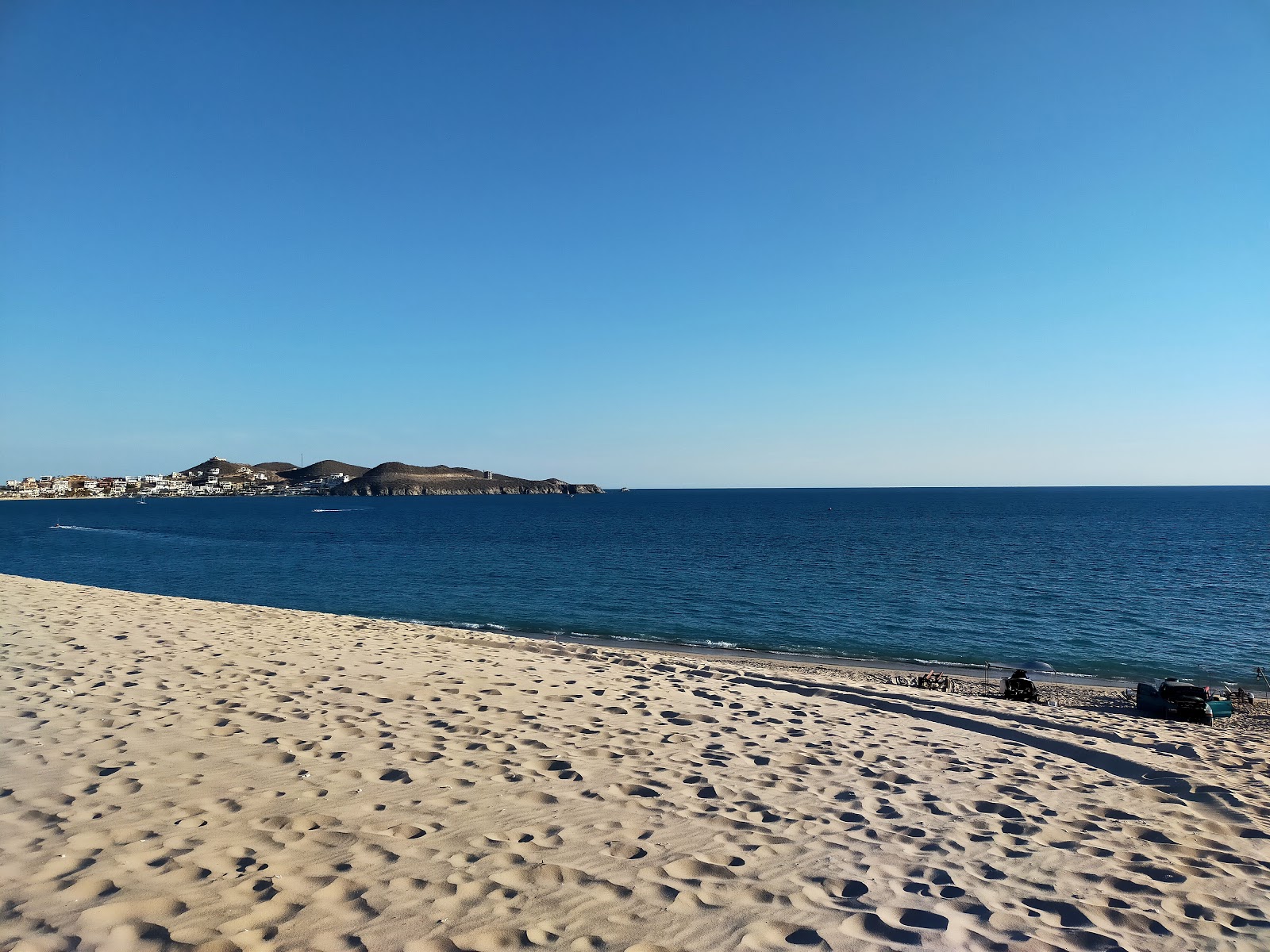 Φωτογραφία του Los Algodones beach παροχές περιοχής