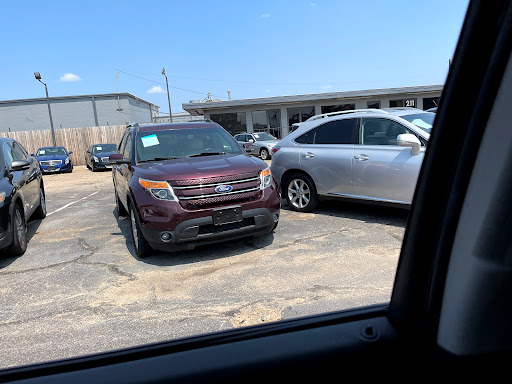 Used Car Dealer «Diviton Auto Group», reviews and photos, 211 E Division St, Arlington, TX 76011, USA