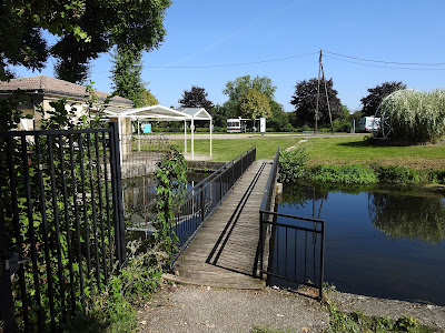 Le lavoir de Charmes à Charmes