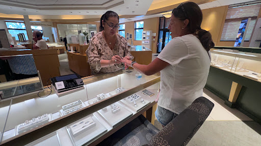 Jewelry Store «Jared The Galleria of Jewelry», reviews and photos, 1109 Walnut St, Cary, NC 27511, USA