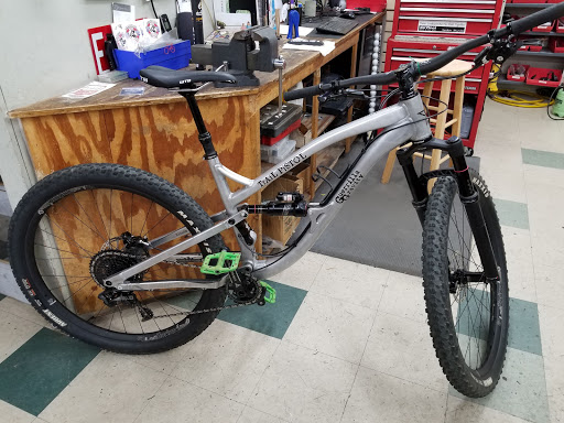 Bicycle Repair Shop «Grapevine Bike Center», reviews and photos, 1106 W Northwest Hwy, Grapevine, TX 76051, USA