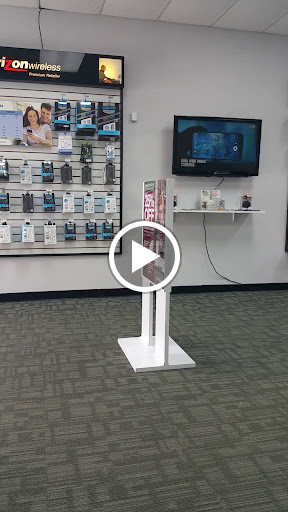 Cell Phone Store «GoWireless Verizon Authorized Retailer», reviews and photos, 301 Center St #12, Chardon, OH 44024, USA