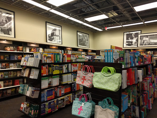 Book Store «Books-A-Million», reviews and photos, 2700 Potomac Mills Cir #115, Woodbridge, VA 22192, USA