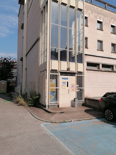 La Poste - Centre d’examen du code de la route à Bourg-en-Bresse, Ain
