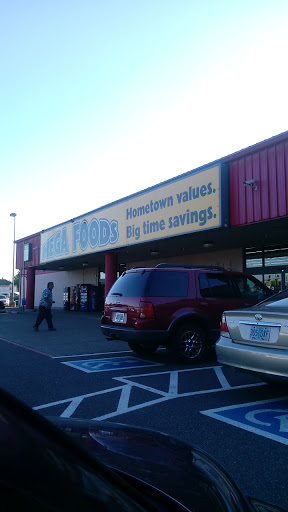 Grocery Store «Lebanon Mega Foods», reviews and photos, 1950 S Main St, Lebanon, OR 97355, USA