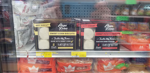 Grocery Store «Piggly Wiggly», reviews and photos, 940 Wayne Rd, Savannah, TN 38372, USA