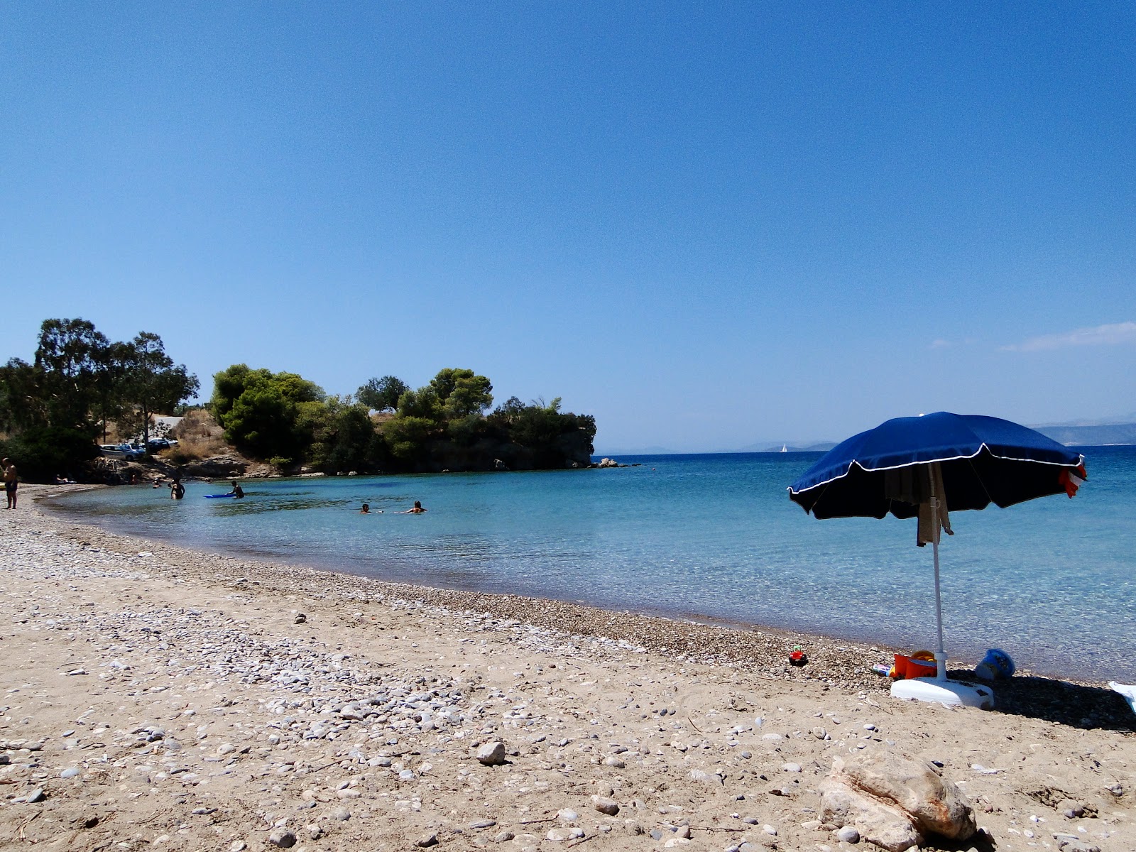 Foto af Bouka beach med lille bugt