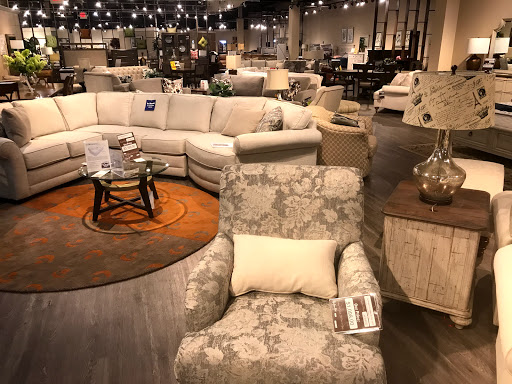 Furniture Store «Huffman Koos Furniture», reviews and photos, 1640 Broadhollow Rd, Farmingdale, NY 11735, USA