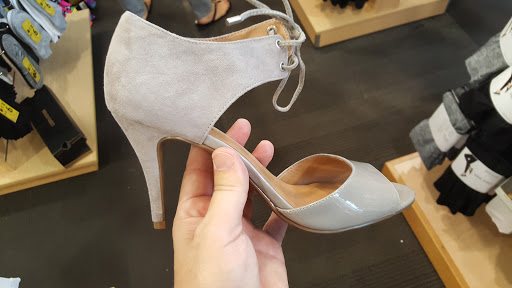 Shoe Store «DSW Designer Shoe Warehouse», reviews and photos, 836 Camino Del Rio N, San Diego, CA 92108, USA