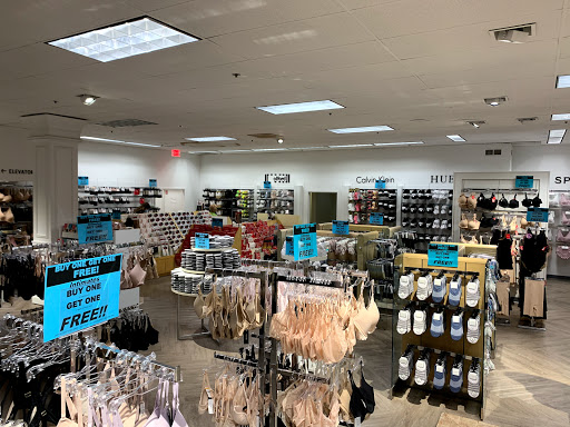 Department Store «Lord & Taylor», reviews and photos, 760 Boylston St, Boston, MA 02199, USA