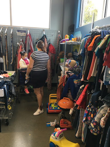 Clothing Store «Goodwill», reviews and photos, 9419-9421 Shelbyville Rd, Louisville, KY 40223, USA