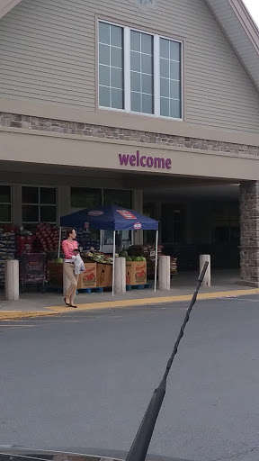 Grocery Store «Stop & Shop», reviews and photos, 3999 Albany Post Rd, Hyde Park, NY 12538, USA