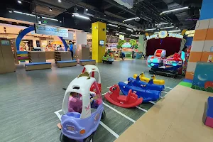 tiNiWorld Nowzone image