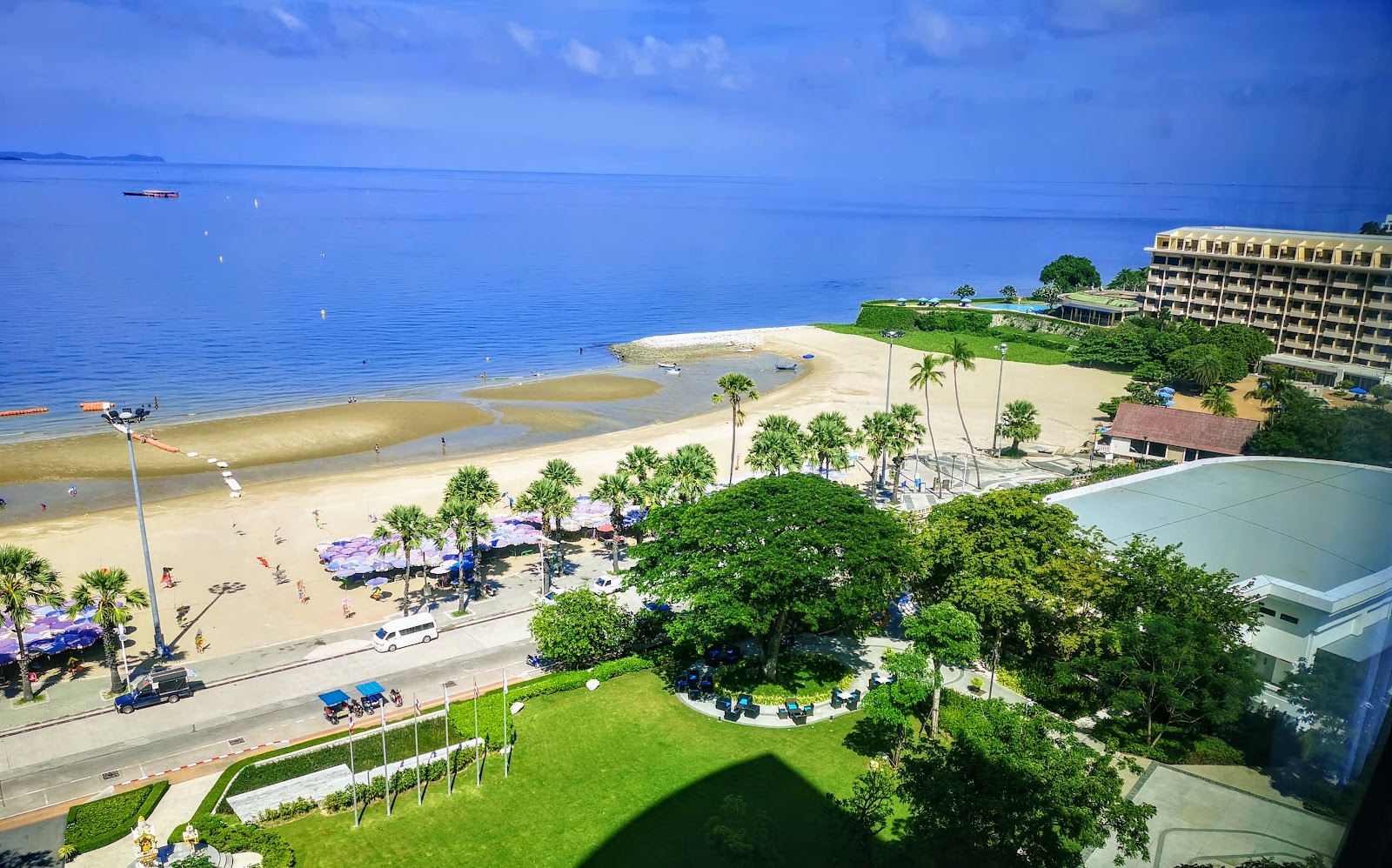 Photo de North Pattaya Beach zone des équipements