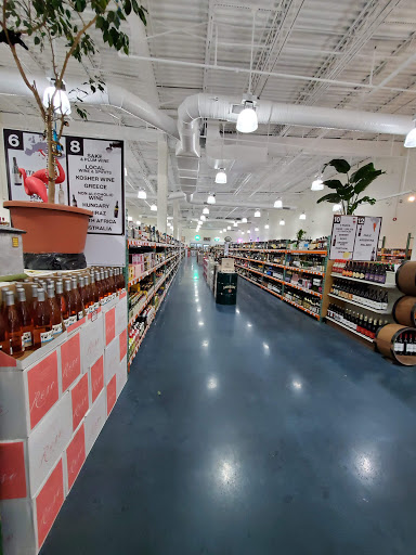 Liquor Store «Warehouse Wine & Liquor», reviews and photos, 113 Mill Plain Rd #6, Danbury, CT 06811, USA