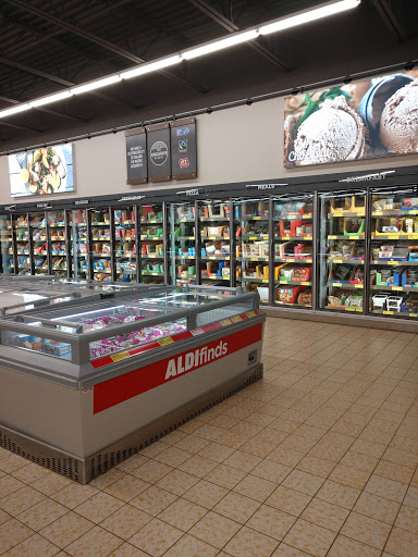 Supermarket «ALDI», reviews and photos, 371 E Aurora Rd, Northfield, OH 44067, USA