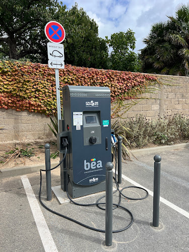 Borne de recharge de véhicules électriques SDE Ille-et-Vilaine Charging Station Cancale