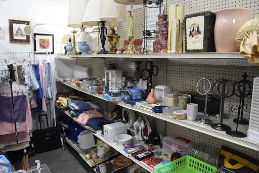 Non-Profit Organization «Drop Inn Resale Store Iowa City», reviews and photos, 1650 Sycamore St, Iowa City, IA 52240, USA