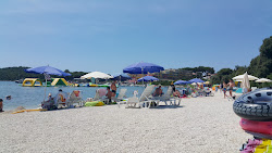 Banjole beach'in fotoğrafı ve yerleşim