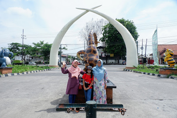 gerbang taman safari indonesia ii