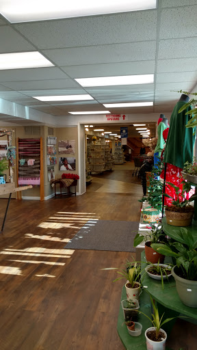 Thrift Store «Re-Uzit Shop of New Holland», reviews and photos, 707 W Main St, New Holland, PA 17557, USA