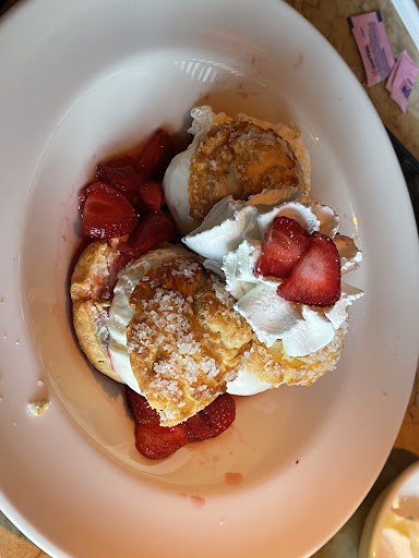 Restaurant «The Cheesecake Factory», reviews and photos, 2028 Chesterfield Center, Chesterfield, MO 63017, USA