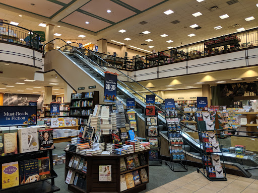 Shopping Mall «The Commons at Calabasas», reviews and photos, 4799 Commons Way, Calabasas, CA 91302, USA