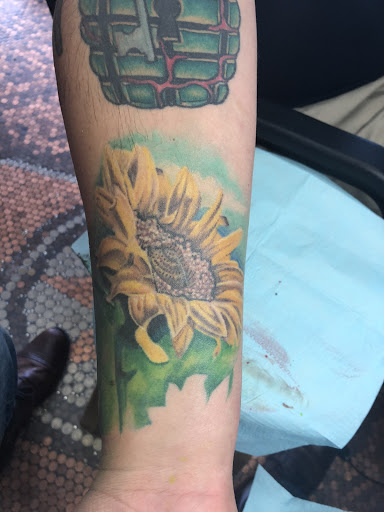 Tattoo Shop «Tried and True Tattoo», reviews and photos, 2289 Peachtree Rd, Atlanta, GA 30309, USA